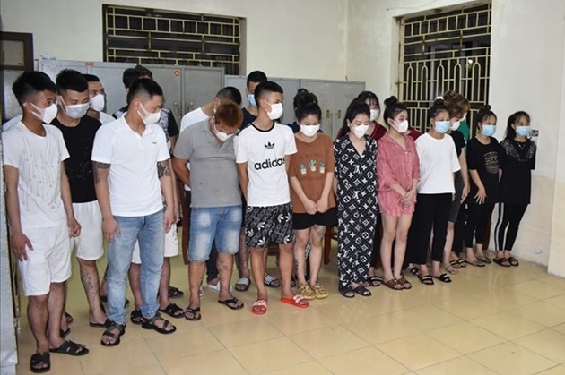 Phát hiện 17 thanh niên dương tính với ma túy trong quán karaoke ở Ninh Bình