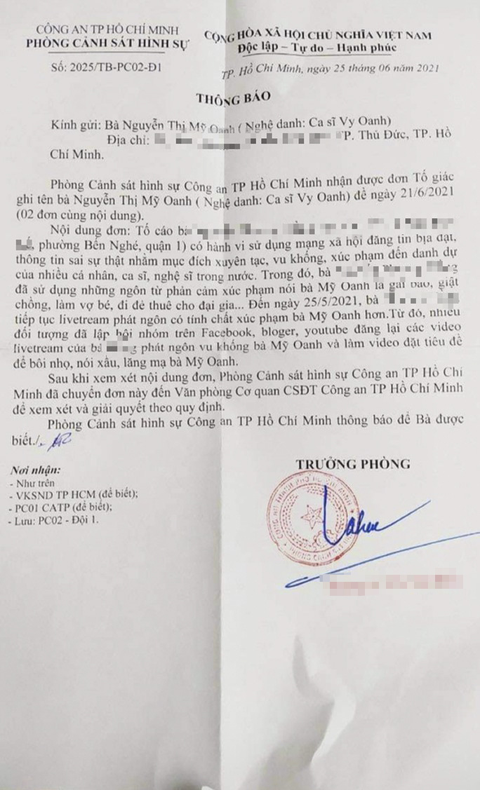 Ca sĩ Vy Oanh nộp đơn tố cáo bà Nguyễn Phương Hằng vu khống, xúc phạm