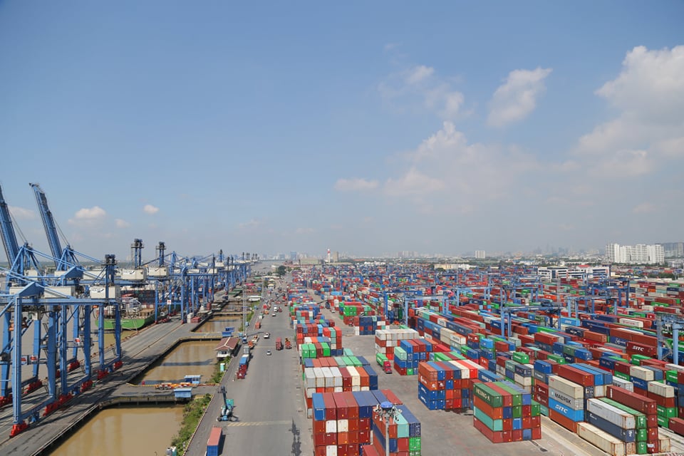 Tân cảng Sài Gòn đồng hành với khách hàng, hãng tàu 'vừa chống dịch, vừa sản xuất'