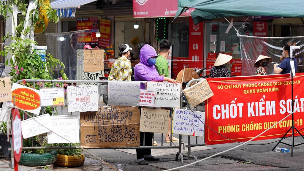 Hà Nội tạm dừng hoạt động kinh doanh 'chợ nhà giàu' Hàng Bè ở phố cổ
