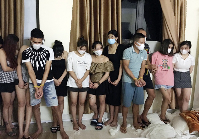 Phát hiện 17 thanh niên nam, nữ tụ tập 'bay lắc' trong nhà nghỉ ở Phú Thọ