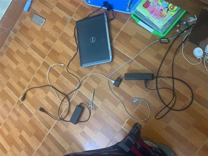 Hà Nội: Bé trai 10 tuổi bị điện giật tử vong khi học trực tuyến