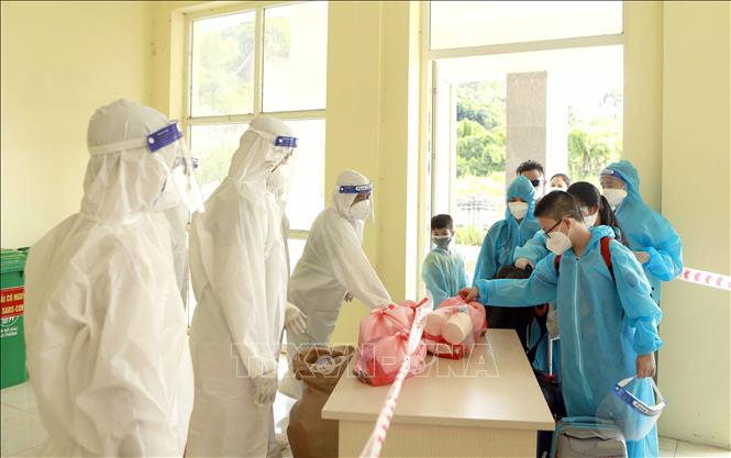 Ngày 10/10, Việt Nam ghi nhận 3.528 ca nhiễm mới SARS-CoV-2; TP Hồ Chí Minh giảm 595 ca