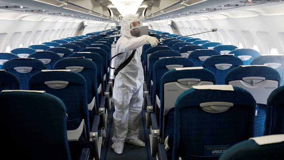 Cần làm gì để tránh bị nhiễm Covid-19 khi đi máy bay?