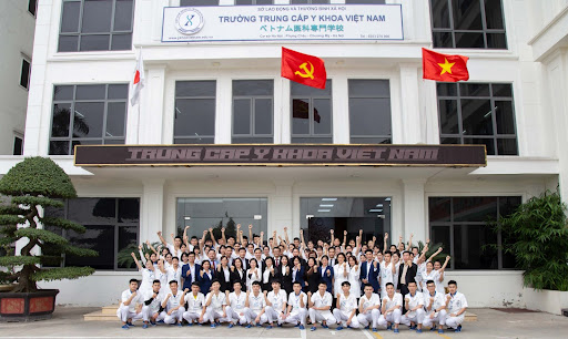 Trường Trung cấp Y Khoa Việt Nam tuyển sinh năm 2021