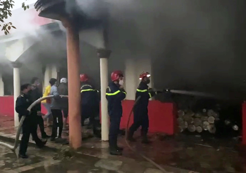 Thanh Hóa: Cháy lớn khu vực nhà thương mại dịch vụ của Công ty Sô Tô
