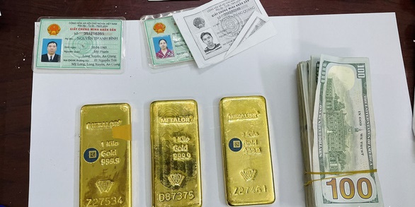 Khởi tố 6 bị can liên quan đến đường dây mua bán vàng, USD lậu ở An Giang