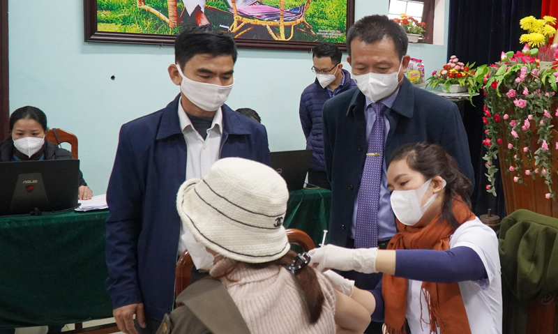 Tiêm 1,5 triệu liều vaccine phòng COVID-19 dịp Tết, Bộ Y tế yêu cầu khẩn đẩy mạnh chiến dịch tiêm chủng mùa Xuân
