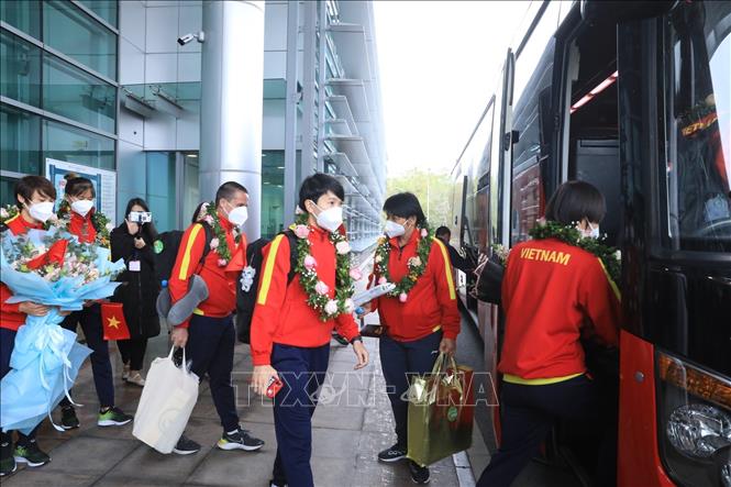 Đội tuyển bóng đá nữ Việt Nam trở về nước sau kỳ tích giành vé dự World Cup 2023