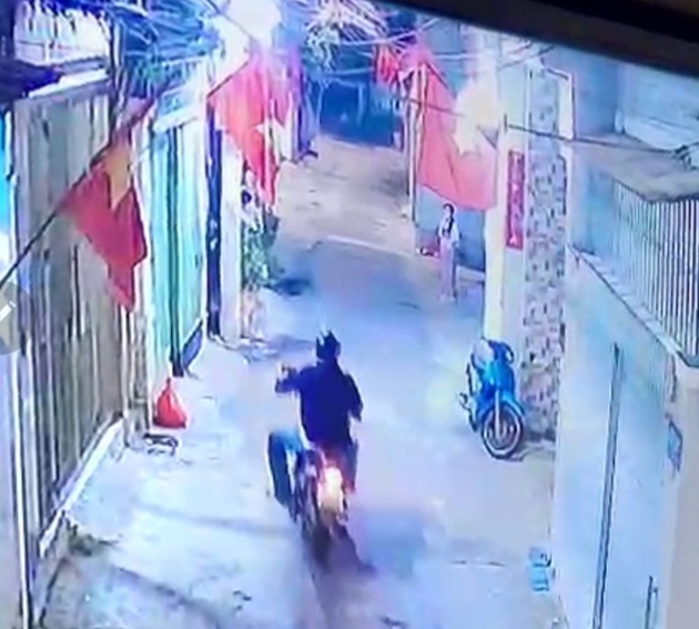 Truy tìm người đàn ông chạy xe máy cầm dao chém nhiều người ở Vũng Tàu
