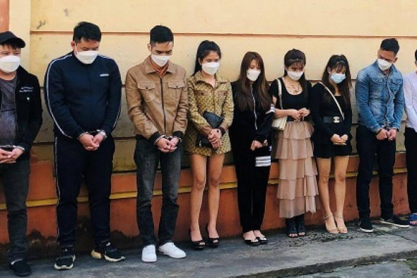 Lạng Sơn: Phát hiện 12 nam, nữ 'chơi' ma túy, bay lắc trong quán karaoke
