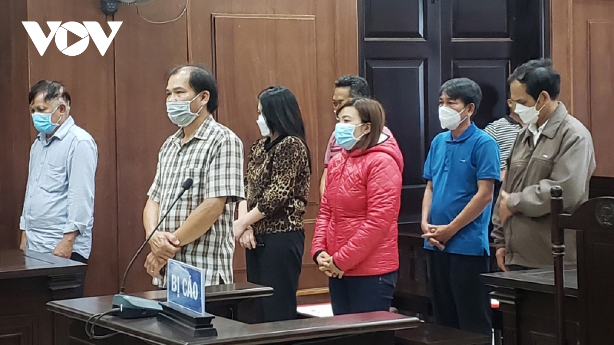Y án sơ thẩm 9 bị cáo trong vụ lộ đề thi công chức ở tỉnh Phú Yên