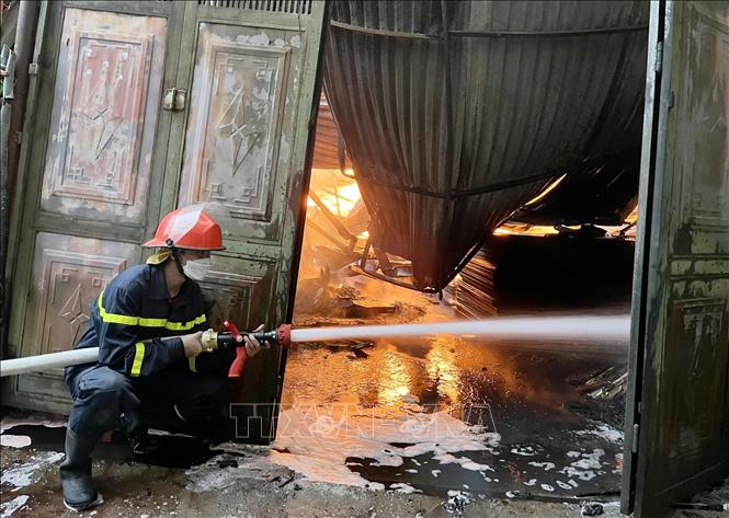 Hà Nội: Cháy xưởng sản xuất rộng gần 300m2 ở quận Hoàng Mai