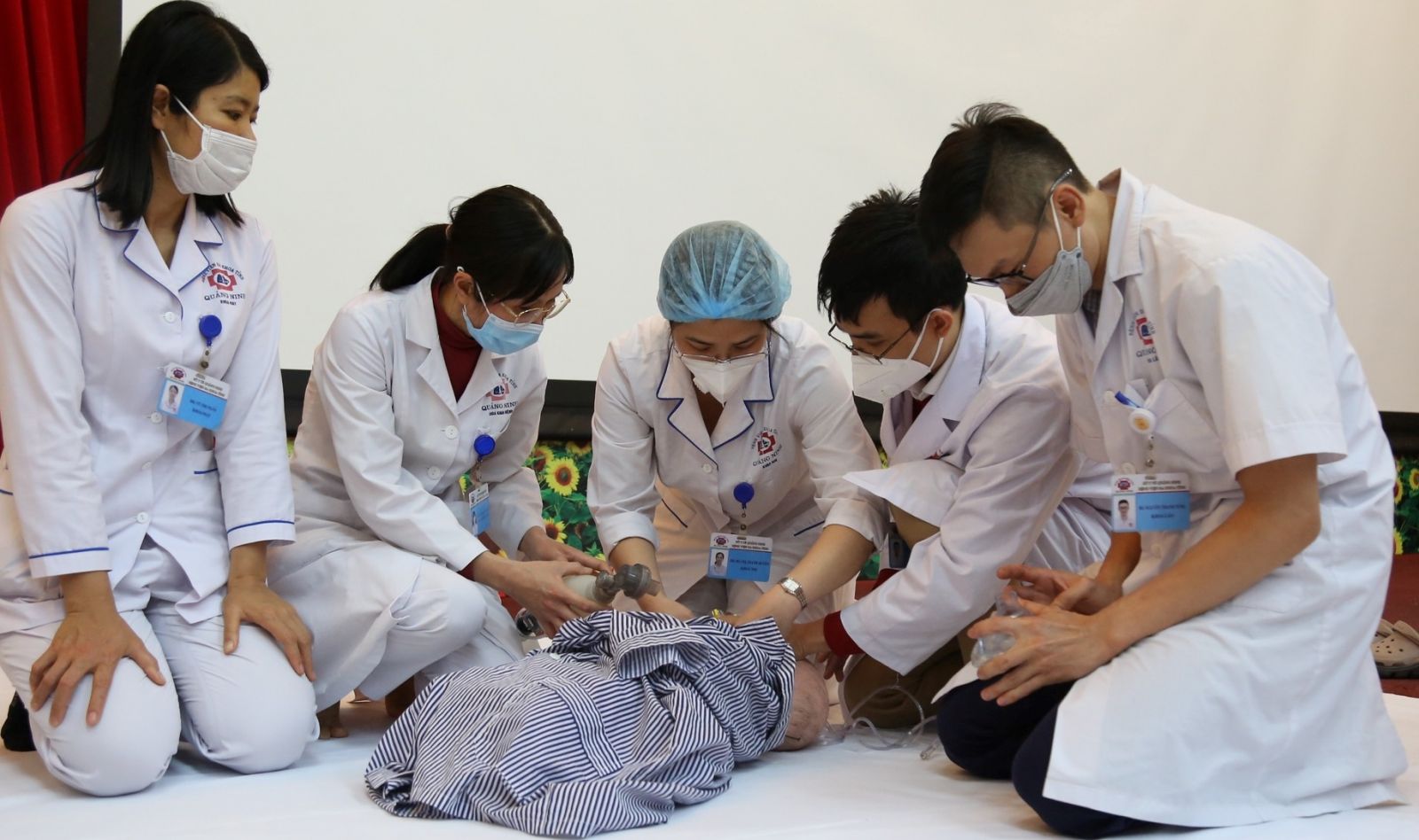 Hôm nay, Việt Nam bắt đầu tiêm vaccine phòng COVID-19 cho trẻ từ 5 - dưới 12 tuổi