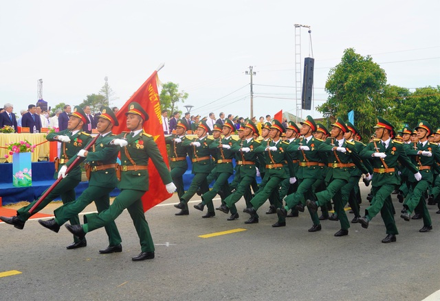 Chủ tịch nước Nguyễn Xuân Phúc dự Lễ thượng cờ 'Thống nhất non sông'