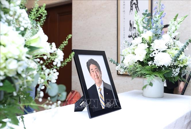Thủ tướng Chính phủ Phạm Minh Chính tưởng niệm cố Thủ tướng Nhật Bản Abe Shinzo