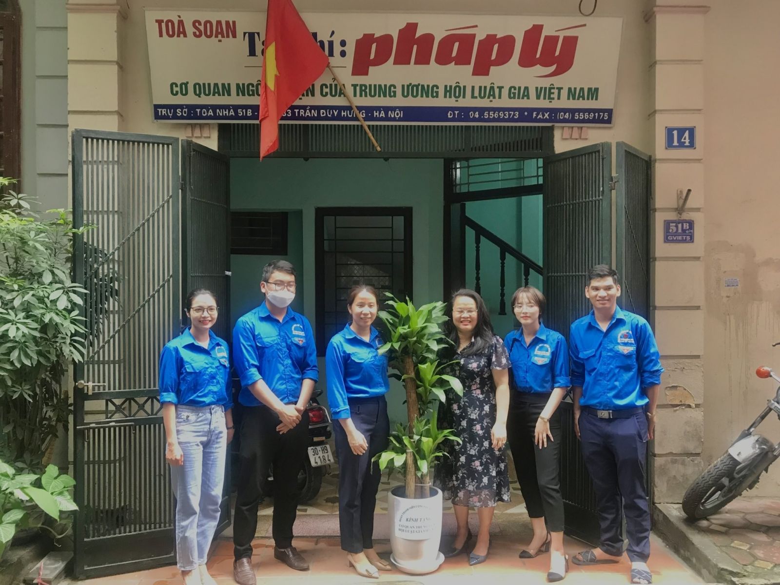 Tuổi trẻ Hội Luật gia Việt Nam hưởng ứng 'ngày Chủ nhật xanh'