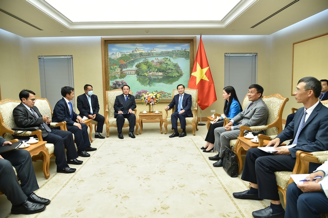 Phó Thủ tướng Lê Minh Khái tiếp Bộ trưởng Tài chính Lào