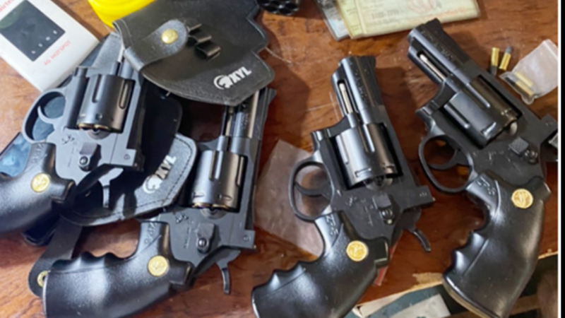 Tạm giữ đối tượng tàng trữ ma tuý, thu 4 khẩu súng ở Đồng Nai