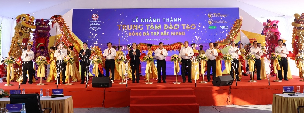 Hanoi FC khánh thành Trung tâm đào tạo bóng đá trẻ Bắc Giang