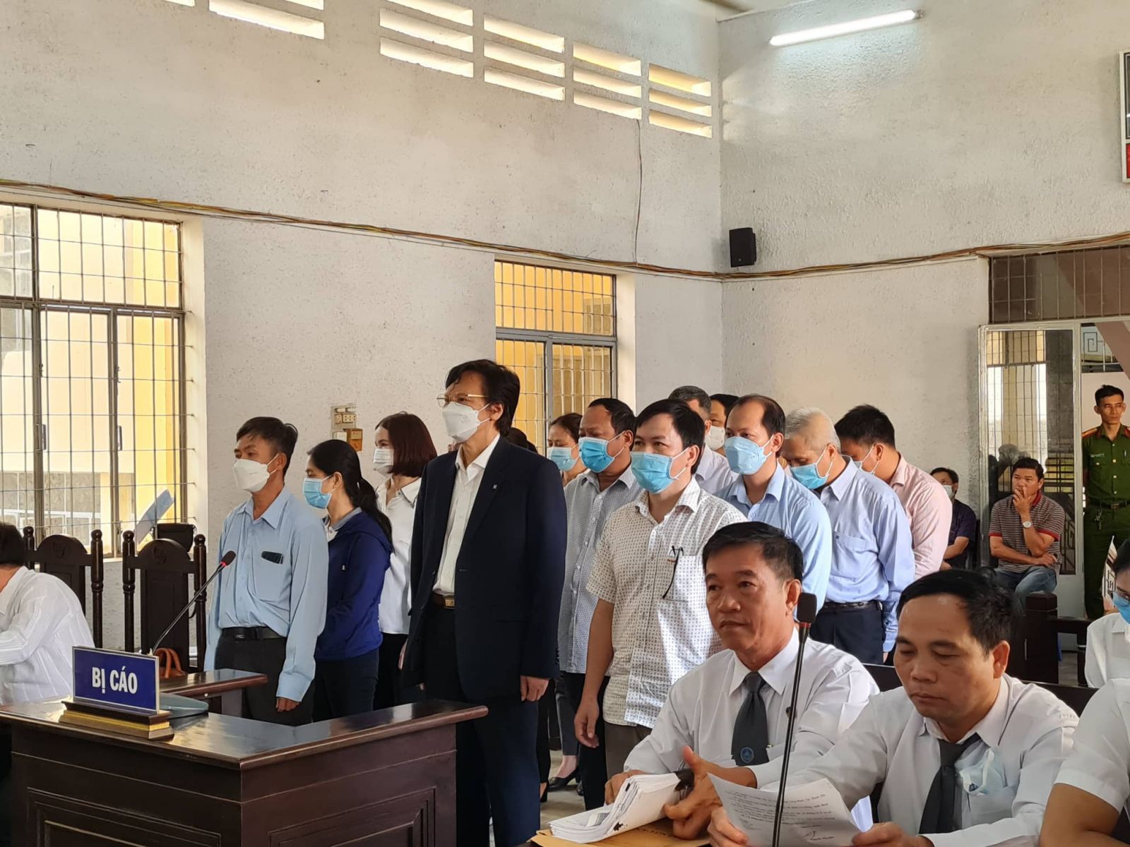 Xét xử nguyên Giám đốc Sở Y tế tỉnh Đắk Lắk và 15 đồng phạm