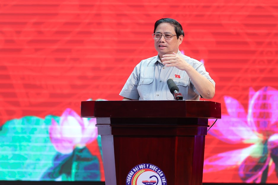 Thủ tướng Phạm Minh Chính trả lời cử tri về vấn đề xăng dầu