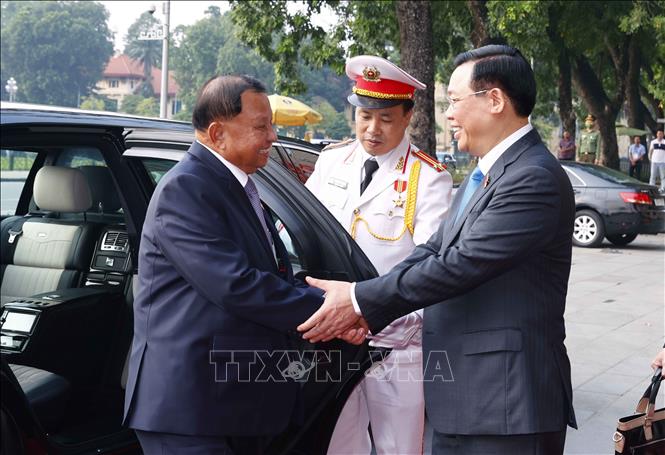﻿Chủ tịch Quốc hội Vương Đình Huệ đón, hội đàm với Chủ tịch Thượng viện Campuchia