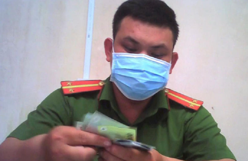 Bình Dương: Vì sao cựu Trung uý công an phường bị khởi tố?