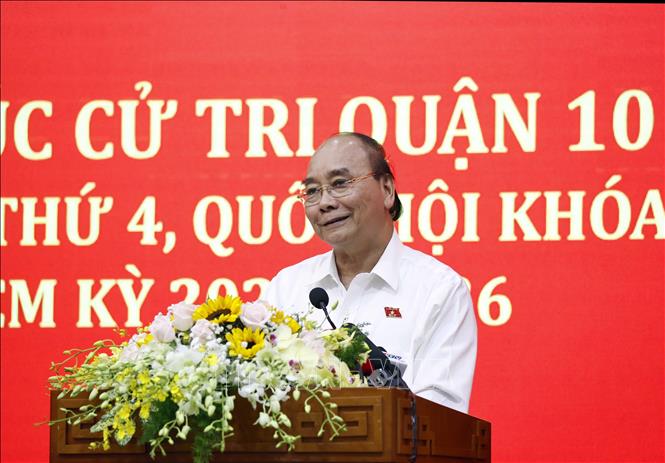 Chủ tịch nước Nguyễn Xuân Phúc tiếp xúc cử tri TP Hồ Chí Minh