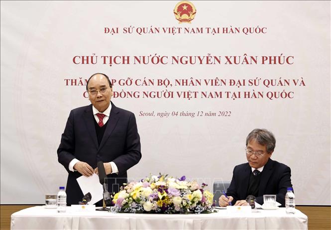 Chủ tịch nước Nguyễn Xuân Phúc gặp cộng đồng người Việt tại Hàn Quốc