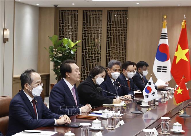 Chủ tịch nước Nguyễn Xuân Phúc hội đàm với Tổng thống Hàn Quốc Yoon Suk-yeol