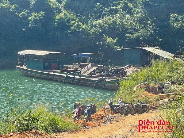 Lâm Đồng: Cần làm rõ tình trạng khai thác, tập kết khoáng sản cát trái phép tại xã Lộc Nam