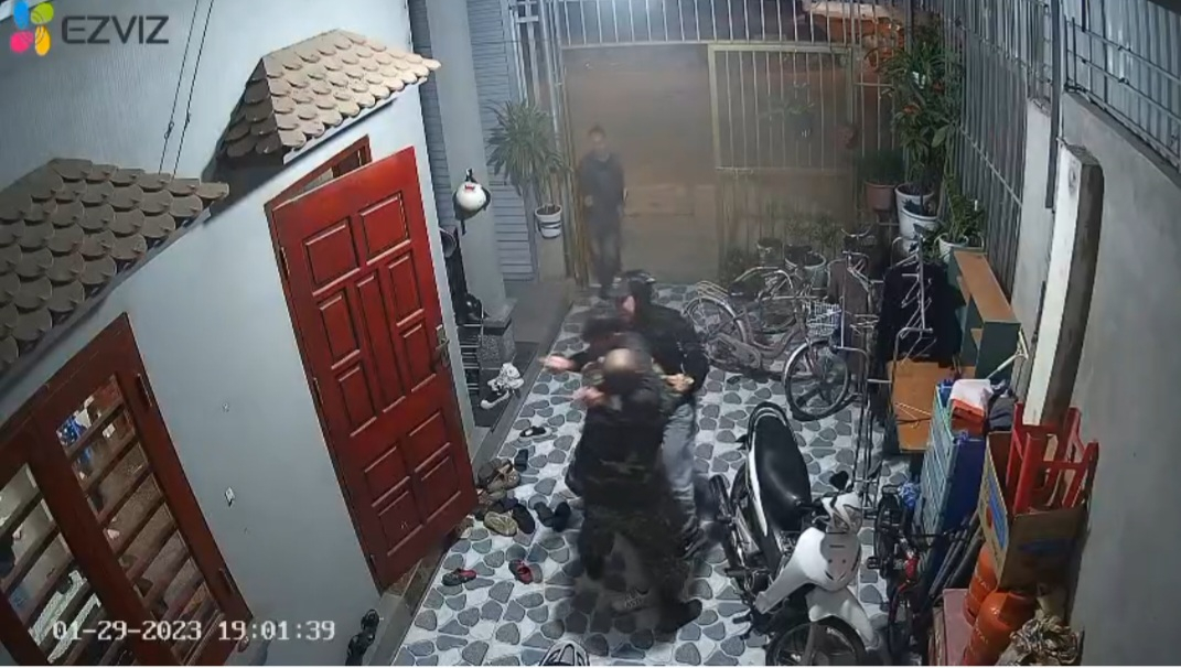 Điều tra vụ vác dao vào tận nhà dân truy sát ở Quảng Ninh