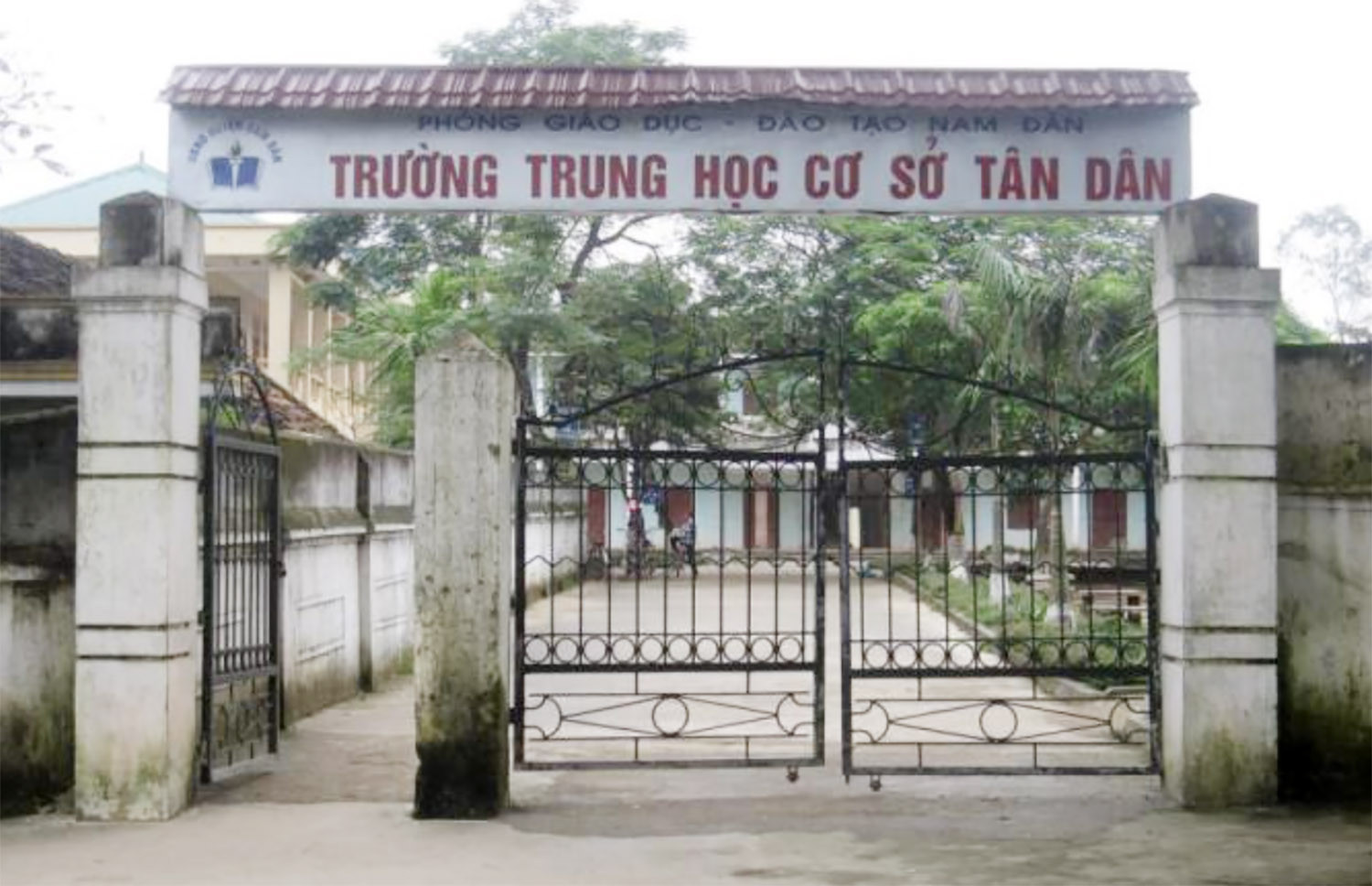 Tạm giữ thầy giáo bị tố xâm hại tình dục nữ sinh lớp 9 ở Nghệ An