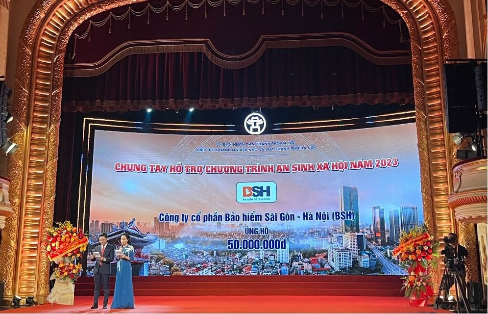 Bảo hiểm BSH nhận Giải thưởng 'Cúp Thăng Long 2022' và bằng khen của UBND thành phố Hà Nội