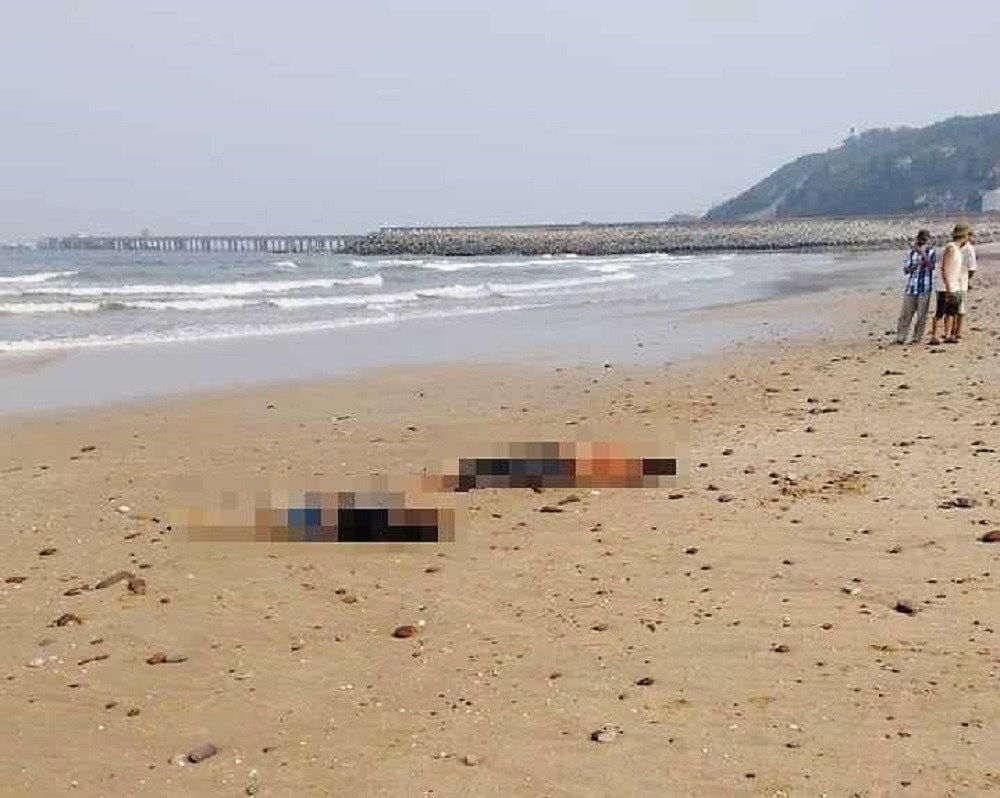 Phát hiện thi thể 2 nữ sinh trôi dạt vào bờ biển ở Nghệ An