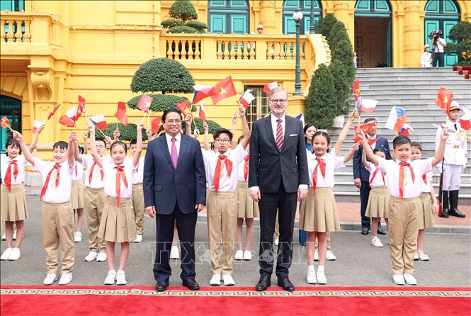 Thủ tướng Phạm Minh Chính chủ trì Lễ đón Thủ tướng Cộng hòa Séc thăm chính thức Việt Nam