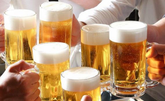 Ép nhau uống rượu bia dịp nghỉ lễ xử lý thế nào?