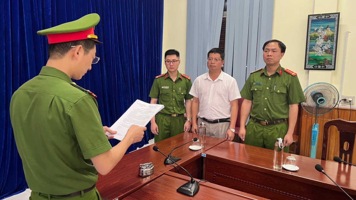 Khởi tố, bắt tạm giam Phó Giám đốc Sở Nông nghiệp và Phát triển nông thôn tỉnh Sơn La