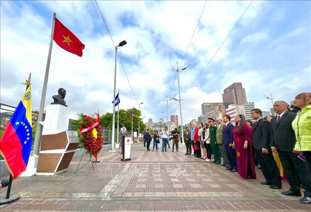 Nhiều hoạt động kỷ niệm Ngày sinh Chủ tịch Hồ Chí Minh tại các nước