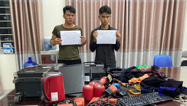 Bắt 2 đối tượng trộm các thiết bị giảng dạy trong trường học ở Lai Châu