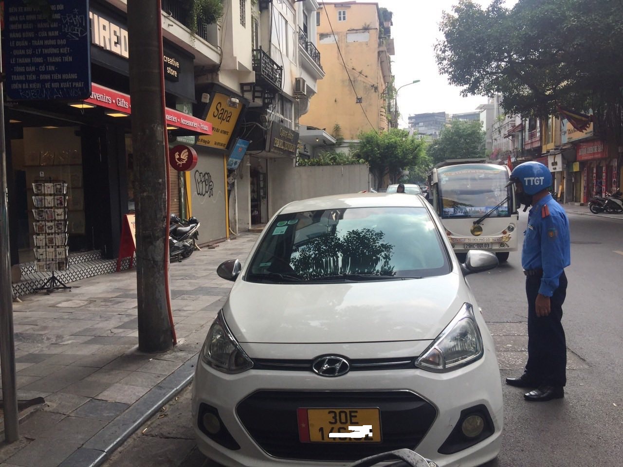 Hà Nội tăng cường xử lý taxi vi phạm