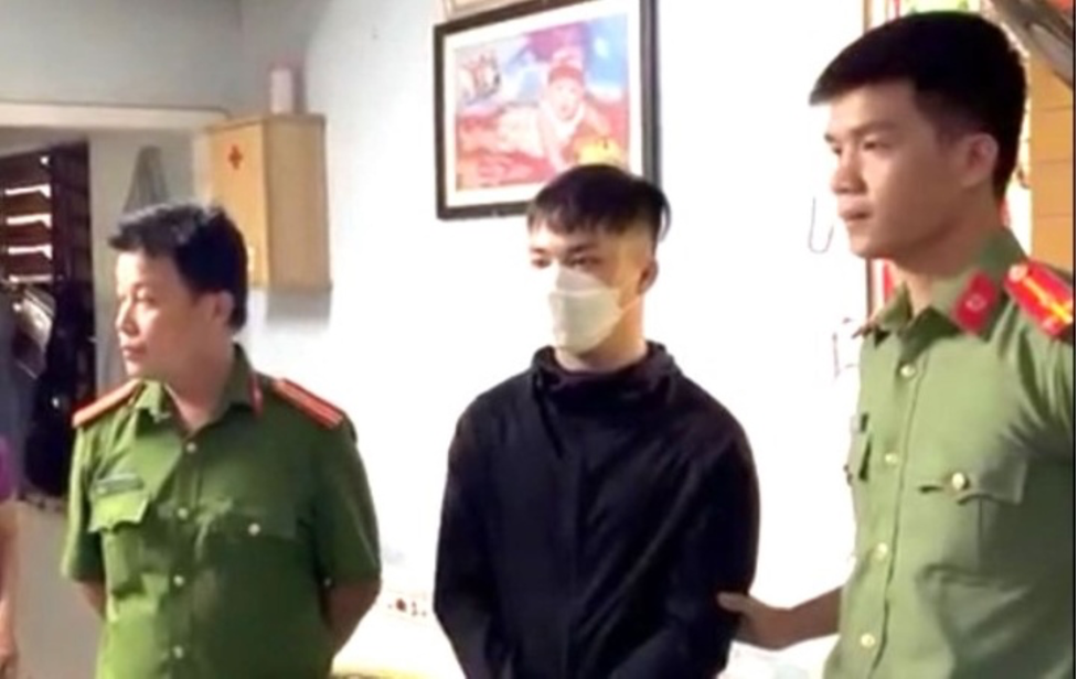 Đà Nẵng: Bắt giam 2 đối tượng vác súng, dao tự chế đi đòi nợ thuê