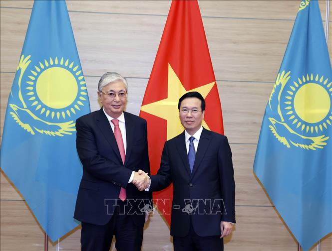 Tổng thống Kazakhstan kết thúc tốt đẹp chuyến thăm chính thức Việt Nam