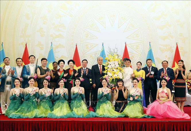 Chủ tịch nước Võ Văn Thưởng chủ trì chiêu đãi chào mừng Tổng thống Kazakhstan