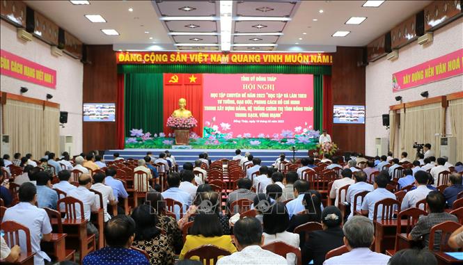 Tư tưởng Chủ tịch Hồ Chí Minh về công tác cán bộ