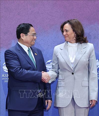 Thủ tướng Phạm Minh Chính gặp Phó Tổng thống Hoa Kỳ