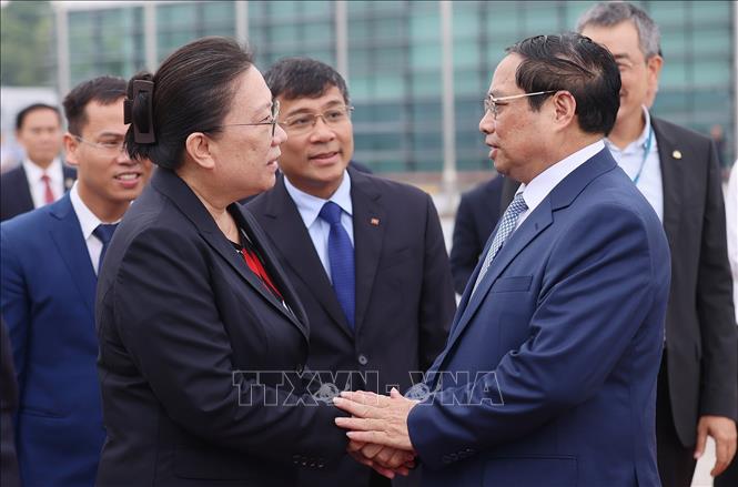 Thủ tướng lên đường dự Hội nghị thượng đỉnh Thương mại - Đầu tư Trung Quốc - ASEAN