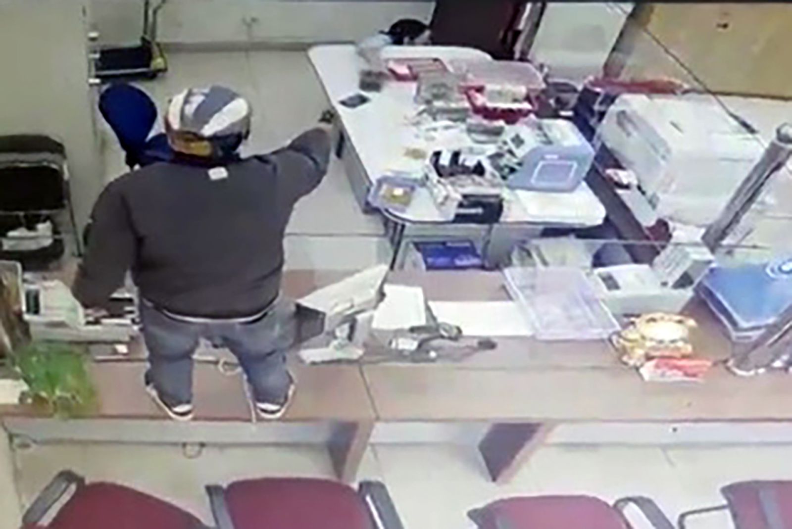Đã bắt được đối tượng dùng súng cướp ngân hàng ở Lâm Đồng