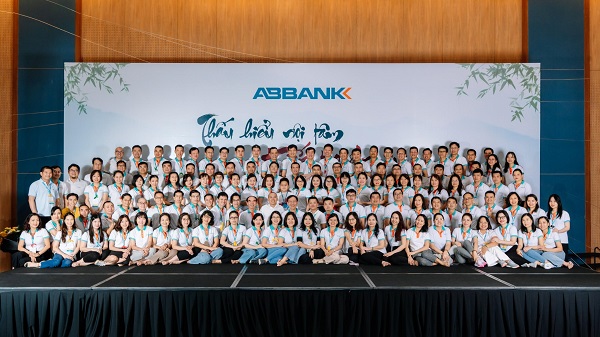 ABBank được vinh danh 'Top 10 nhà tuyển dụng yêu thích 2023' ngành Tài chính - Ngân hàng - Chứng khoán